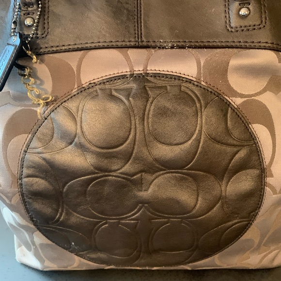 Coach, Signature VINTAGE cloth TOTE, Large C pattern, Taupe colored leather. - Picture 3 of 9